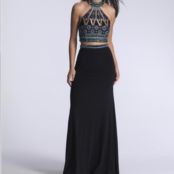 Dave & Johnny Dresses & Skirts - Dave and Johnny Beaded High-Neck Prom Dress